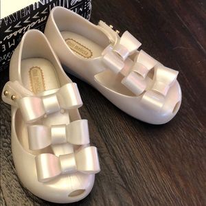 Brand new mini Melissa’s size 8.